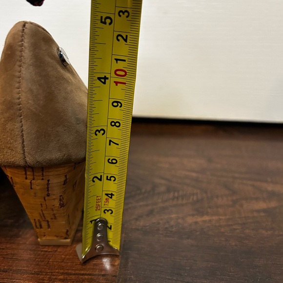 NEW Calvin Klein Shelley Peep Toe Suede Camel Tan Cork Comfort Wedge Shoe 7.5 M - Picture 9 of 10